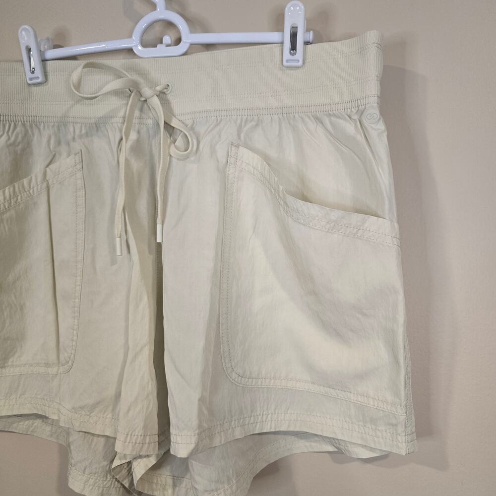 NWT NEW Women's Calia Journey Collection Mid-Rise Short | Size XL - Picture 4 of 9